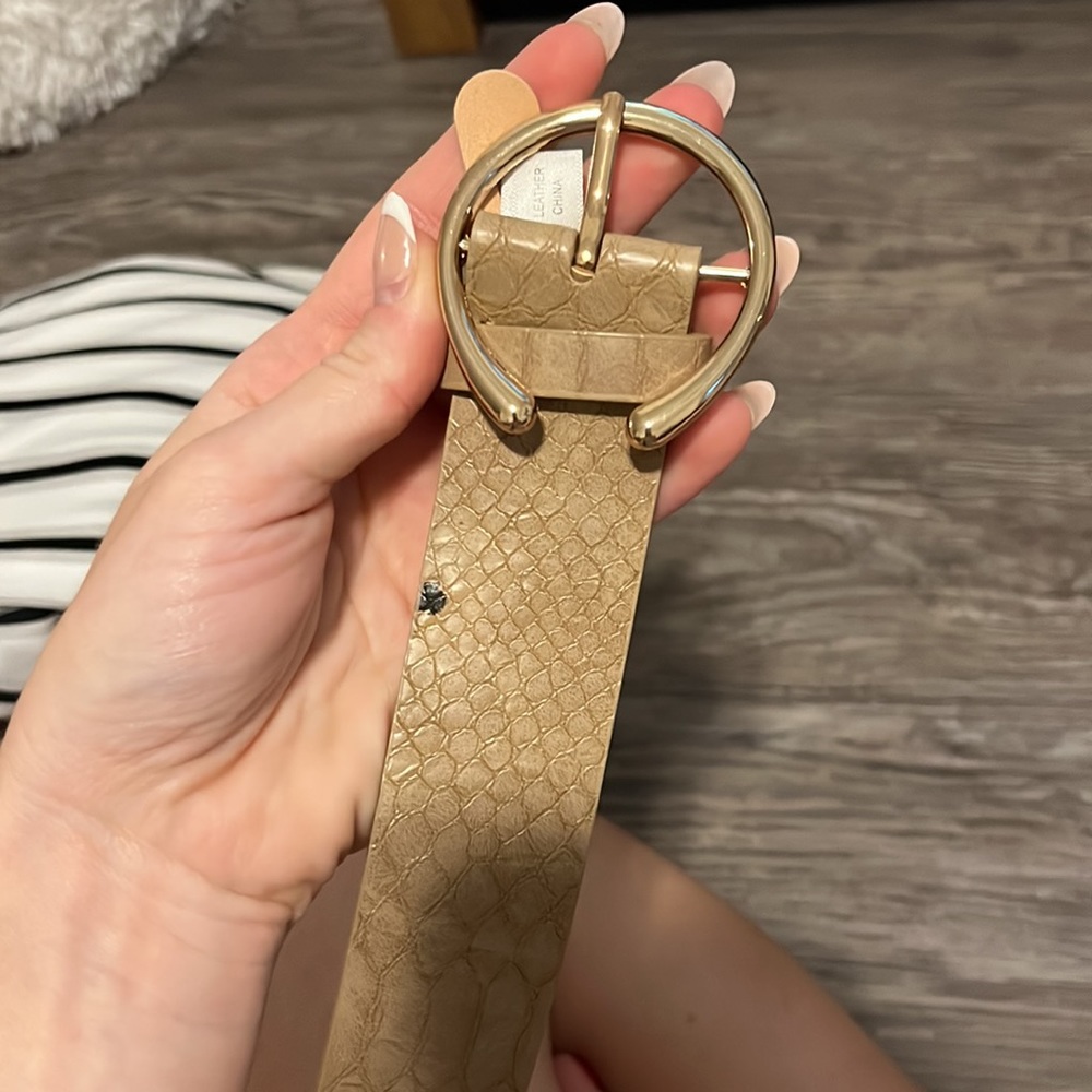 Crocodile skin tan belt